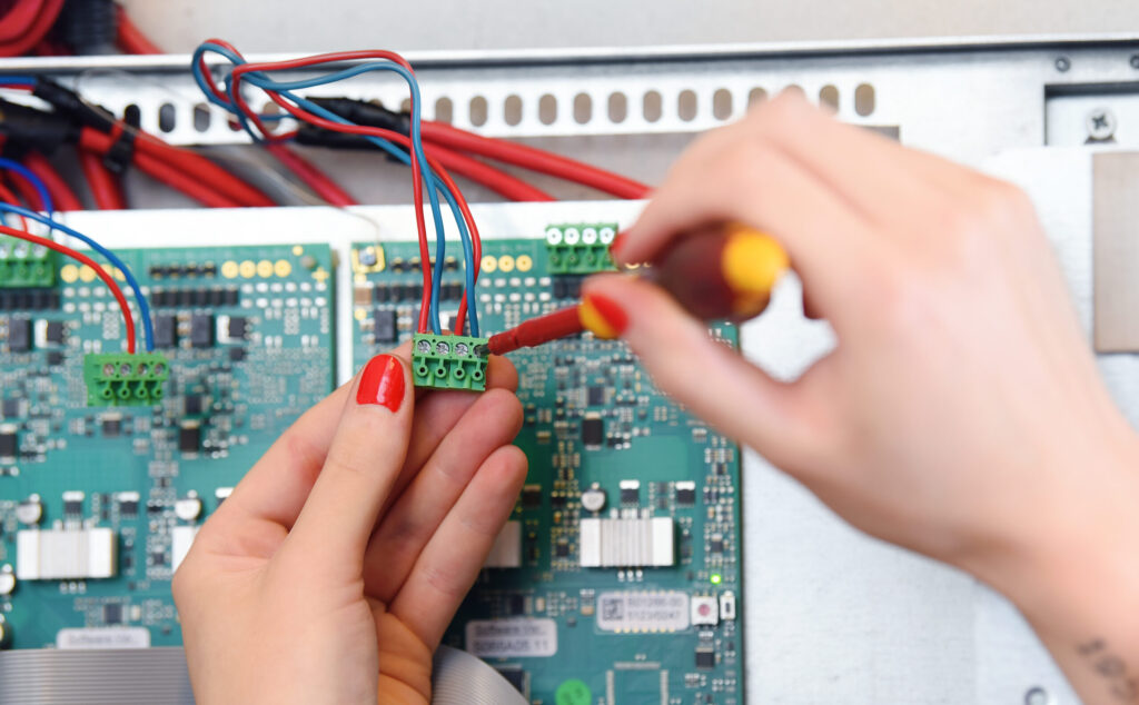 elektrawerk pola installatietechniek draad monteren