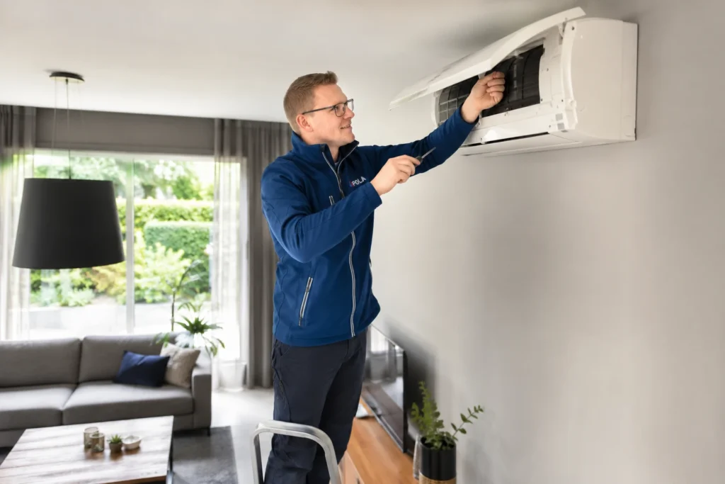 Onderhoud Airco Monteur Pola In Woonkamer