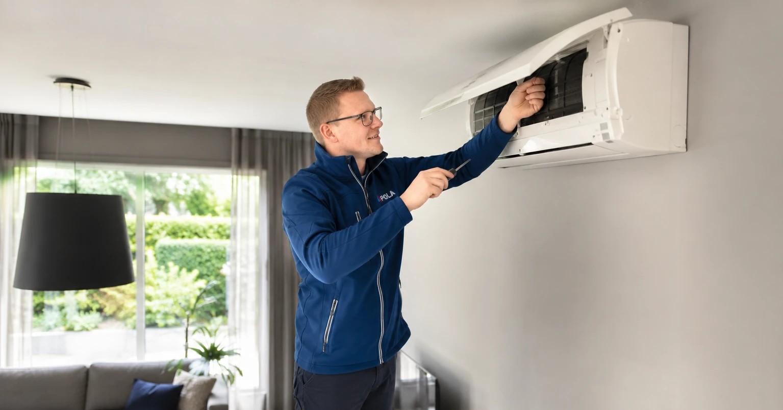 Onderhoud Airco Monteur Pola In Woonkamer Header